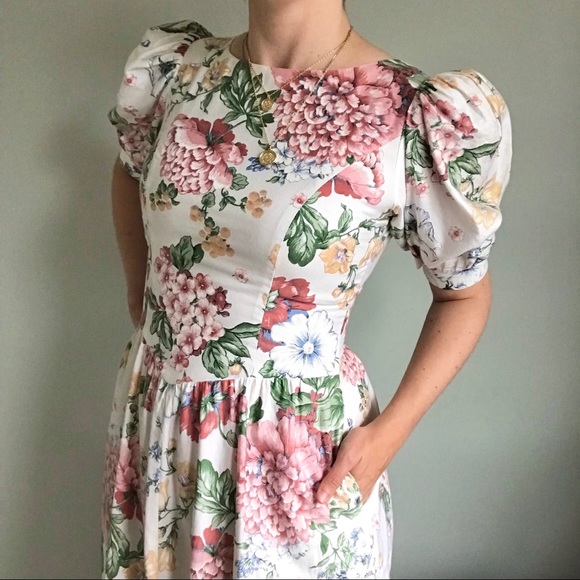 Vintage Cottagecore Floral Open Back Midi Dress 🌿 - Picture 6 of 17